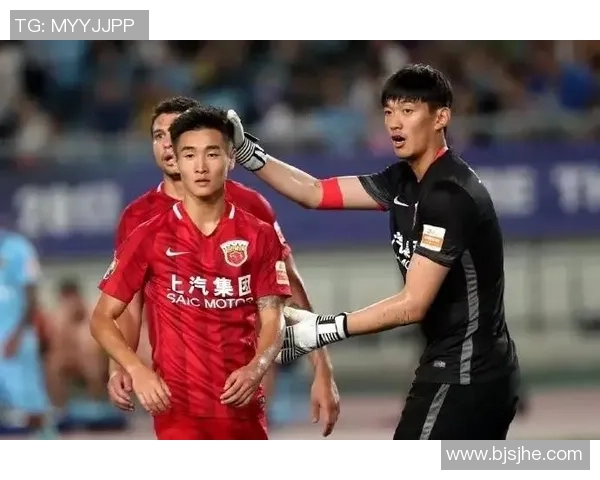 关键战役复盘：中国队在紧张对决中险胜对手或憾负于强敌的精彩瞬间解析